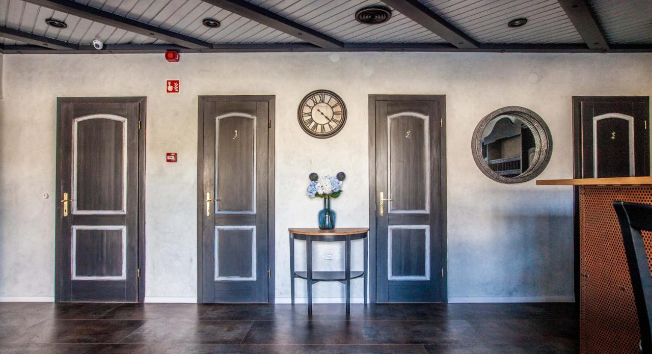 Hotel Rajka Extérieur photo